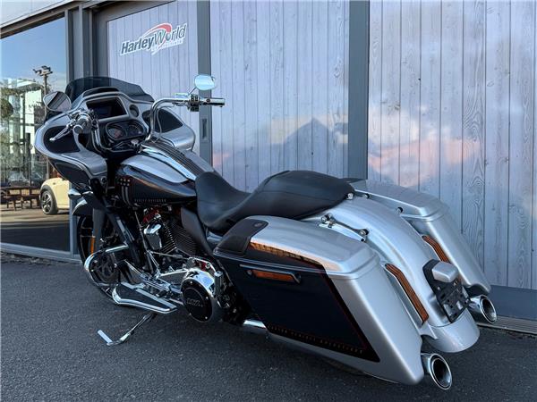 2019 HARLEY-DAVIDSON CVO FLTRXSE ROAD GLIDE