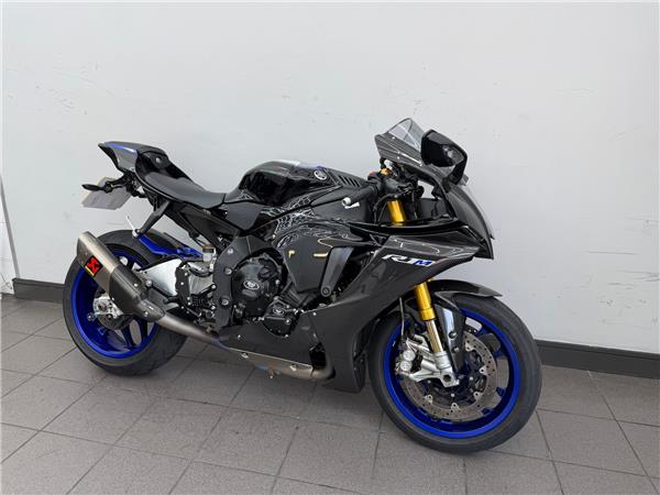 2022 YAMAHA YZF-R1M