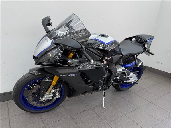 2022 YAMAHA YZF-R1M