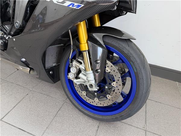 2022 YAMAHA YZF-R1M
