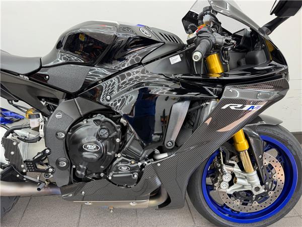 2022 YAMAHA YZF-R1M