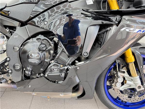 2022 YAMAHA YZF-R1M