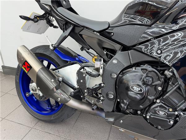 2022 YAMAHA YZF-R1M