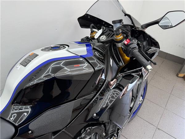 2022 YAMAHA YZF-R1M