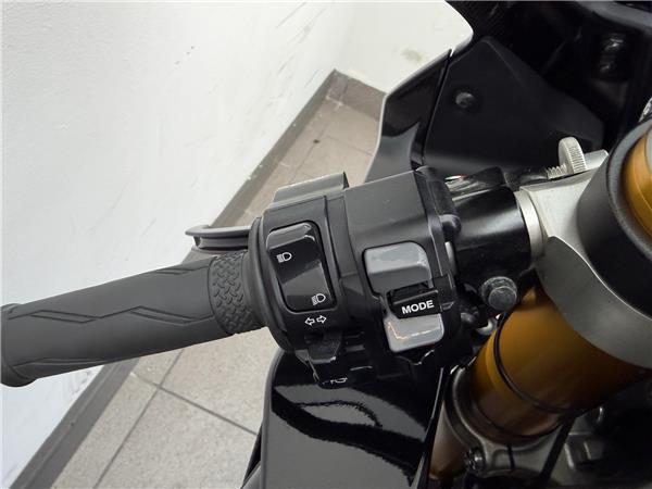 2022 YAMAHA YZF-R1M