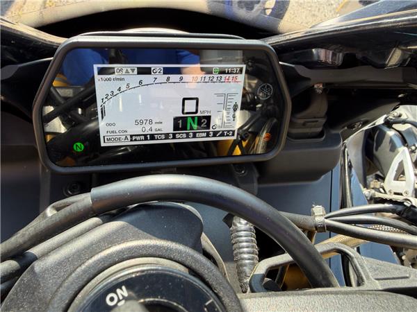 2022 YAMAHA YZF-R1M