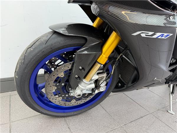 2022 YAMAHA YZF-R1M