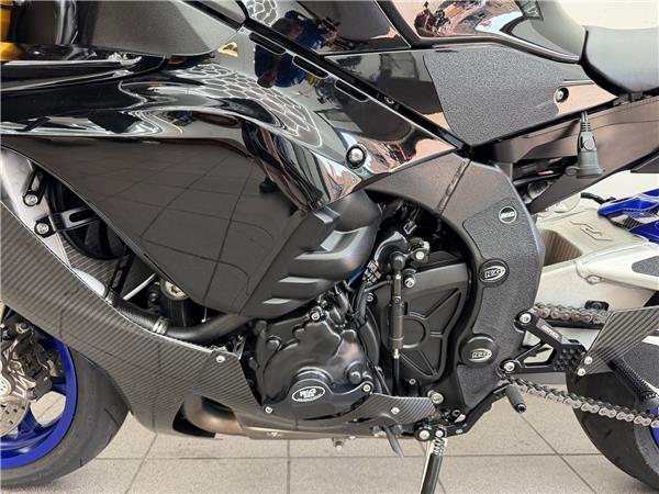 2022 YAMAHA YZF-R1M
