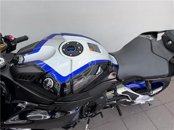 2022 YAMAHA YZF-R1M