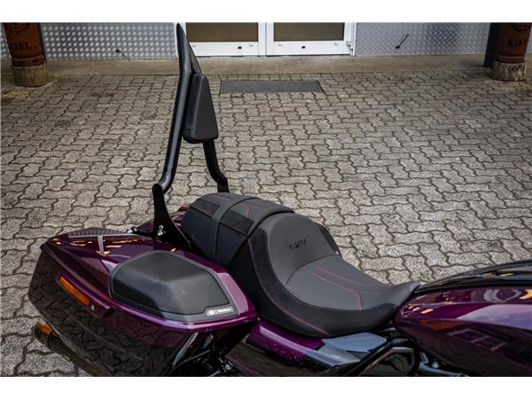 Harley-Davidson CVO Street Glide FLHXSE 121 cui - Jekill & Hyde