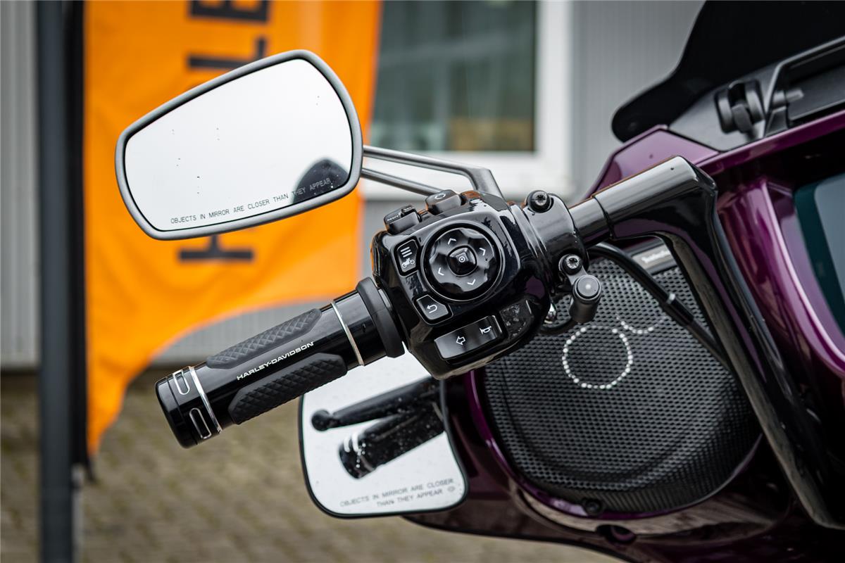 Harley-Davidson CVO Street Glide FLHXSE 121 cui - Jekill & Hyde