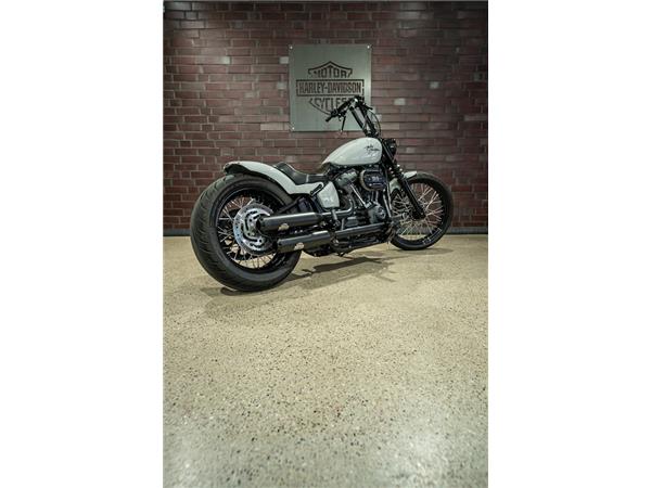 FXBBS Softail Street Bob UMBAU