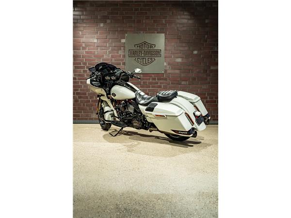 FLTRXSE CVO ROAD GLIDE KLAPPENAUSPUFF