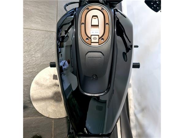 HARLEY-DAVIDSON SPORTSTER S 