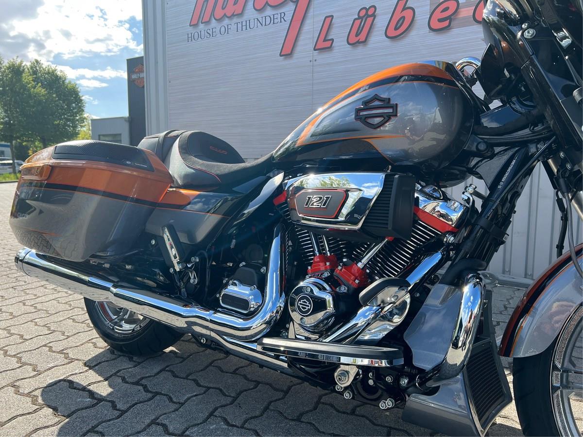 FLHXSE CVO Street Glide Jekill & Hyde