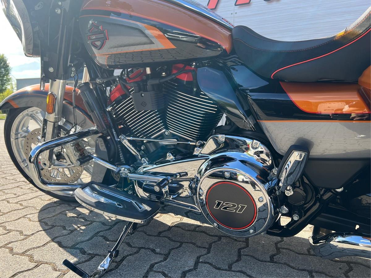 FLHXSE CVO Street Glide Jekill & Hyde