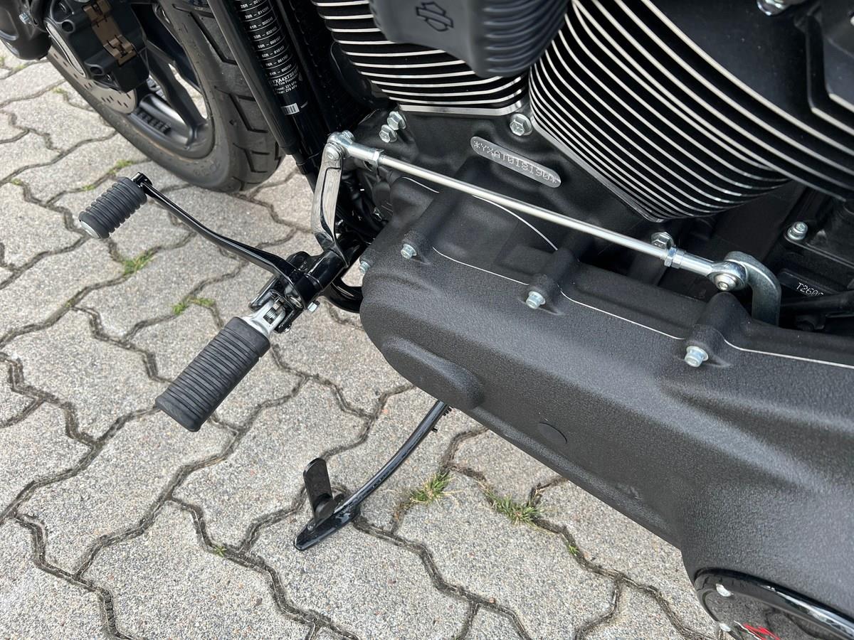 FXLRST Low Rider ST ZARD-Auspuff