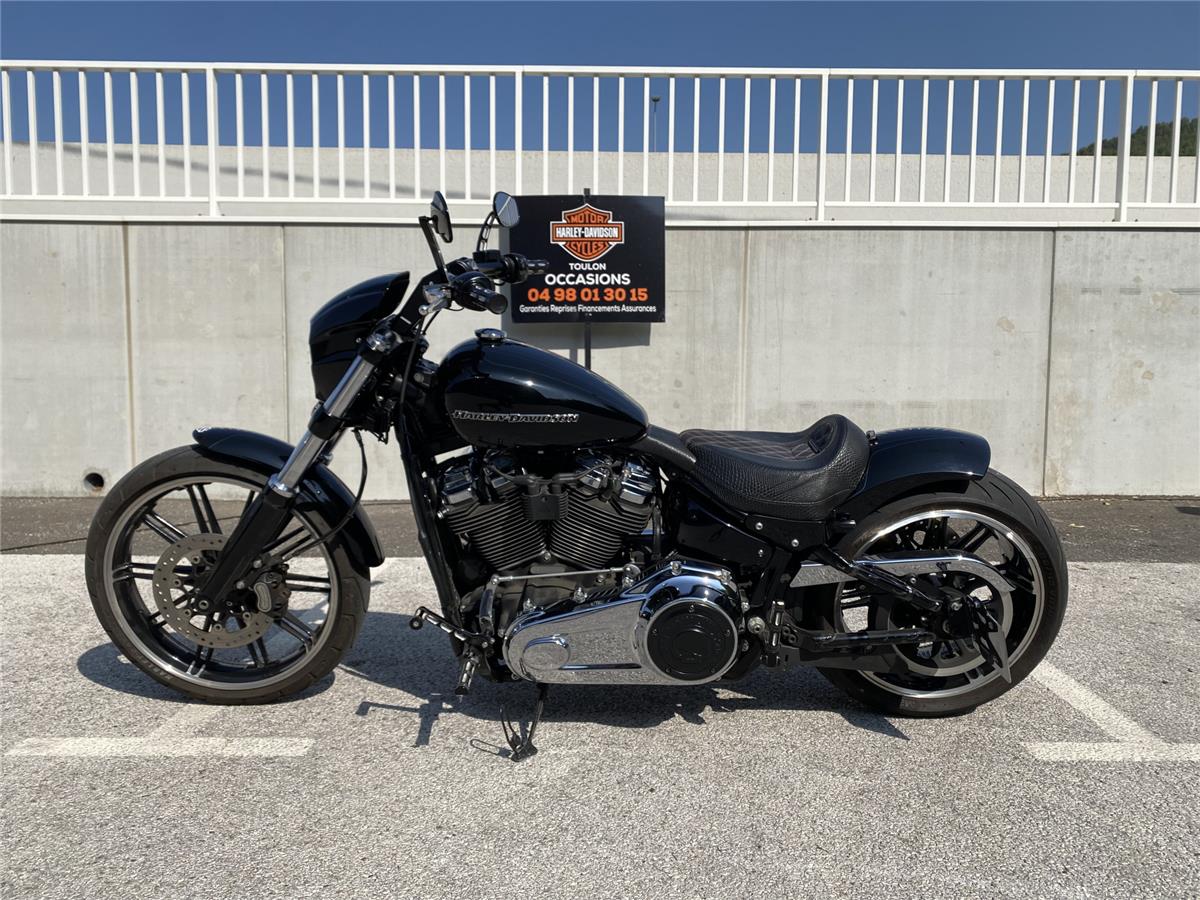 2017 HARLEY-DAVIDSON BREAKOUT
