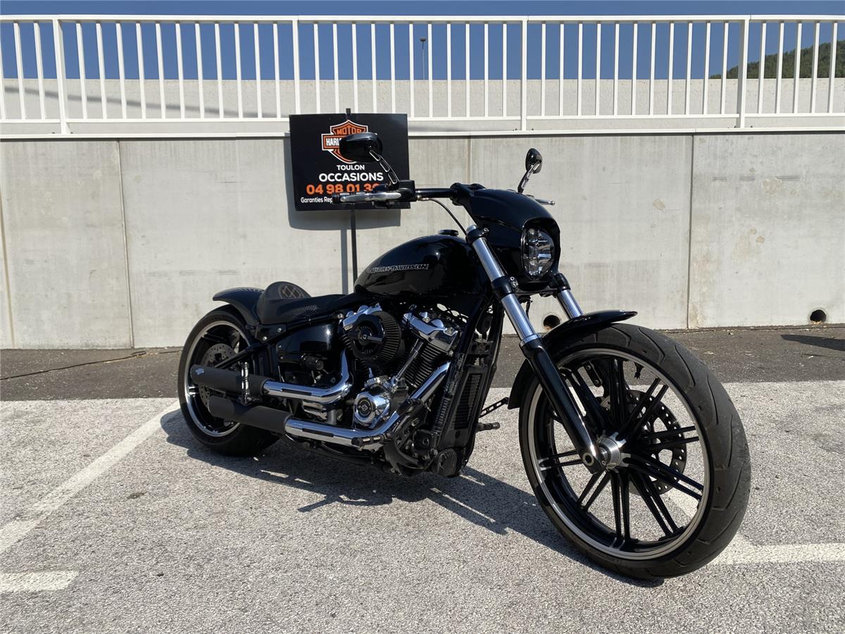 2017 HARLEY-DAVIDSON BREAKOUT