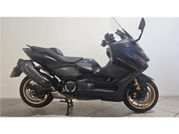 2022 YAMAHA TMAX