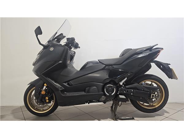 2022 YAMAHA TMAX