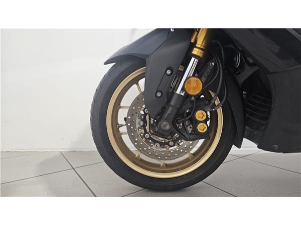 2022 YAMAHA TMAX