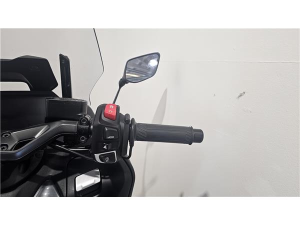2022 YAMAHA TMAX