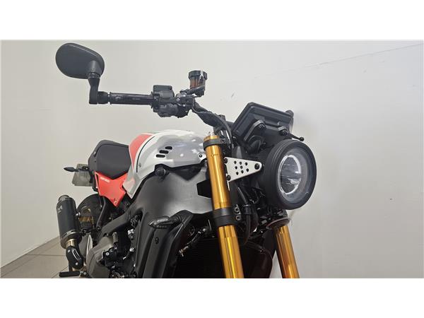 2025 YAMAHA XSR900