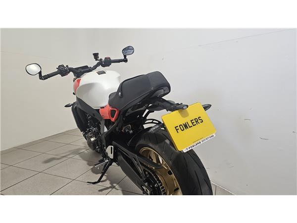 2025 YAMAHA XSR900
