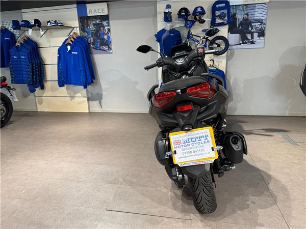 2024 YAMAHA XMAX 300 TECH MAX