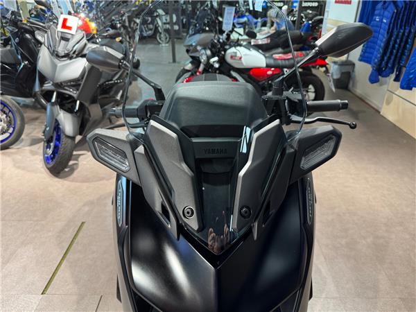 2024 YAMAHA XMAX 300 TECH MAX