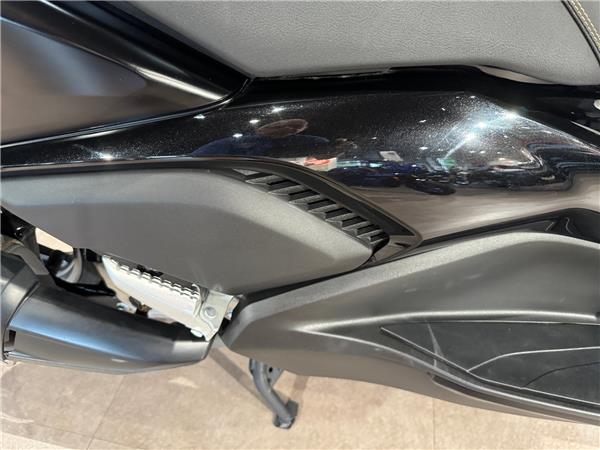 2024 YAMAHA XMAX 300 TECH MAX