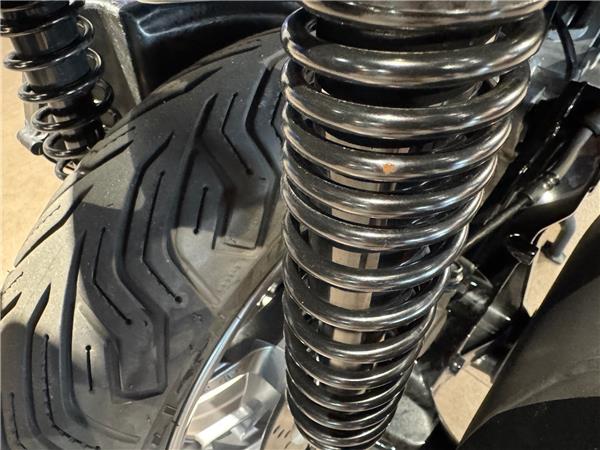 2024 YAMAHA XMAX 300 TECH MAX