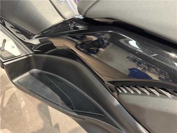 2024 YAMAHA XMAX 300 TECH MAX