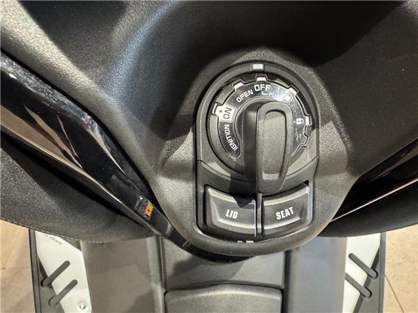 2024 YAMAHA XMAX 300 TECH MAX
