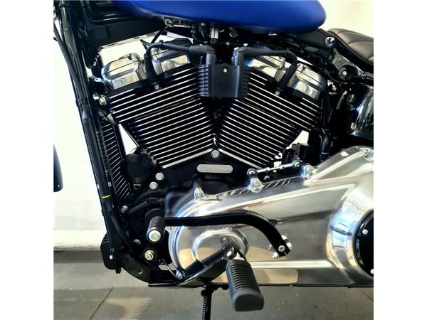 HARLEY-DAVIDSON STREET BOB