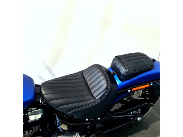 HARLEY-DAVIDSON STREET BOB
