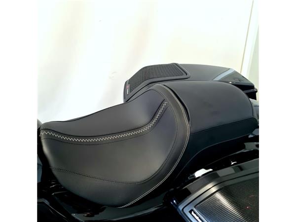 HARLEY-DAVIDSON STREET GLIDE 
