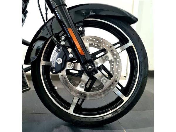 HARLEY-DAVIDSON STREET GLIDE 