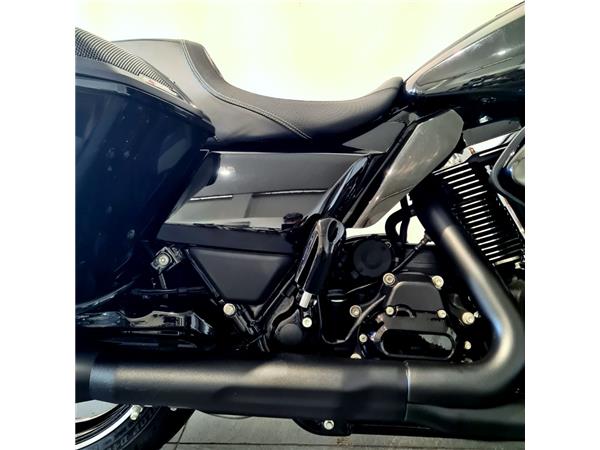 HARLEY-DAVIDSON STREET GLIDE 