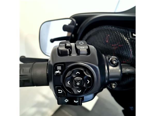 HARLEY-DAVIDSON STREET GLIDE 