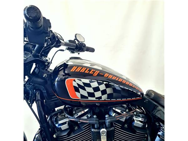 HARLEY-DAVIDSON BREAKOUT 