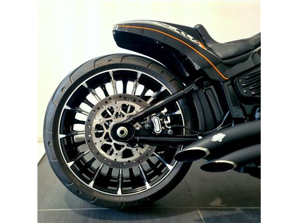 HARLEY-DAVIDSON BREAKOUT 