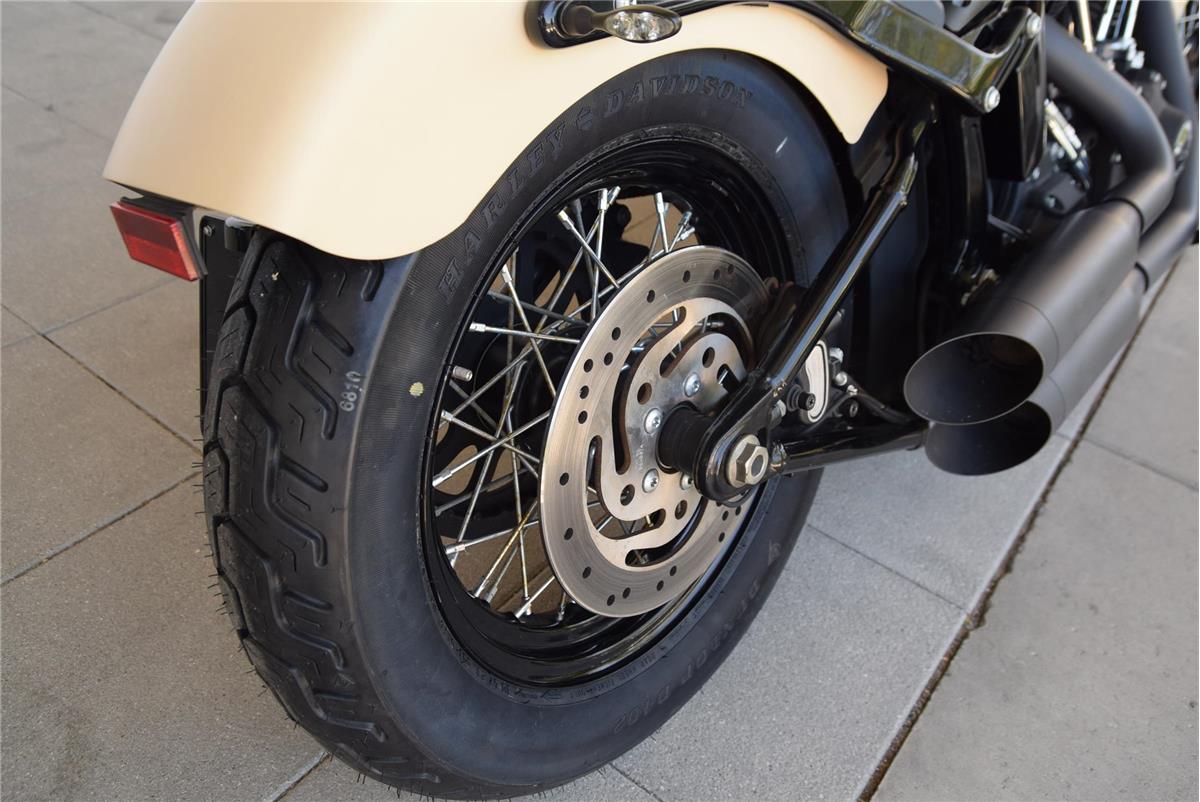 FLS Softail Slim mit KessTech Auspuff