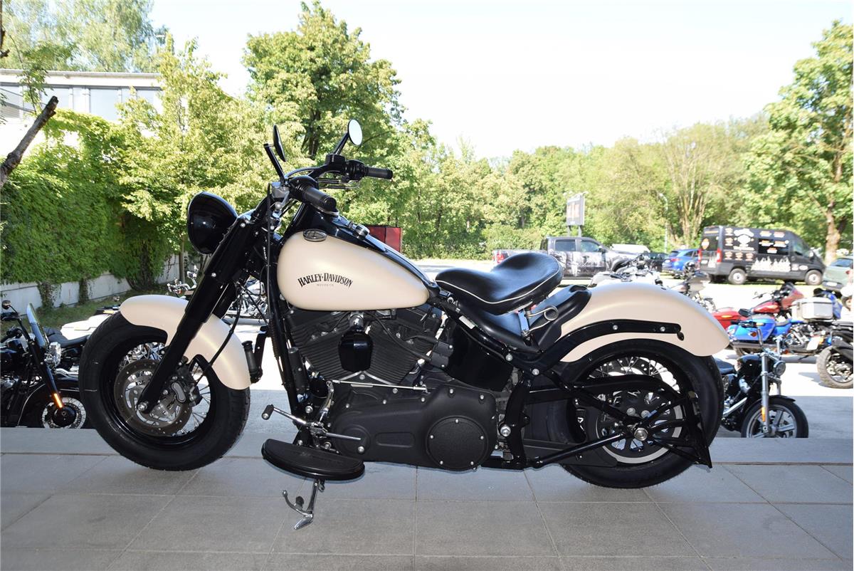 FLS Softail Slim mit KessTech Auspuff