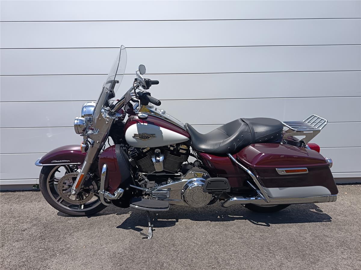 2022 HARLEY-DAVIDSON ROAD KING