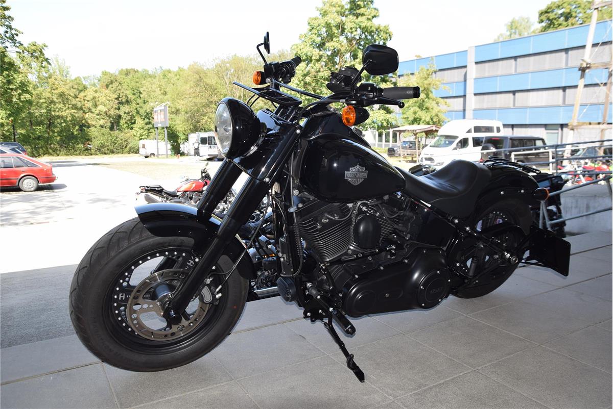 FLS SOFTAIL SLIM mit KessTech Auspuff