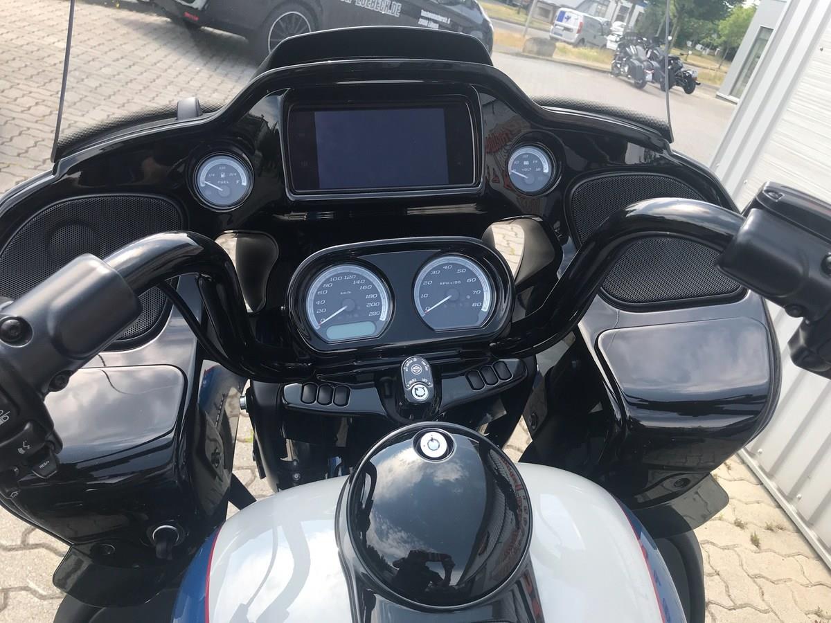 FLTRK  Road Glide Limited 
