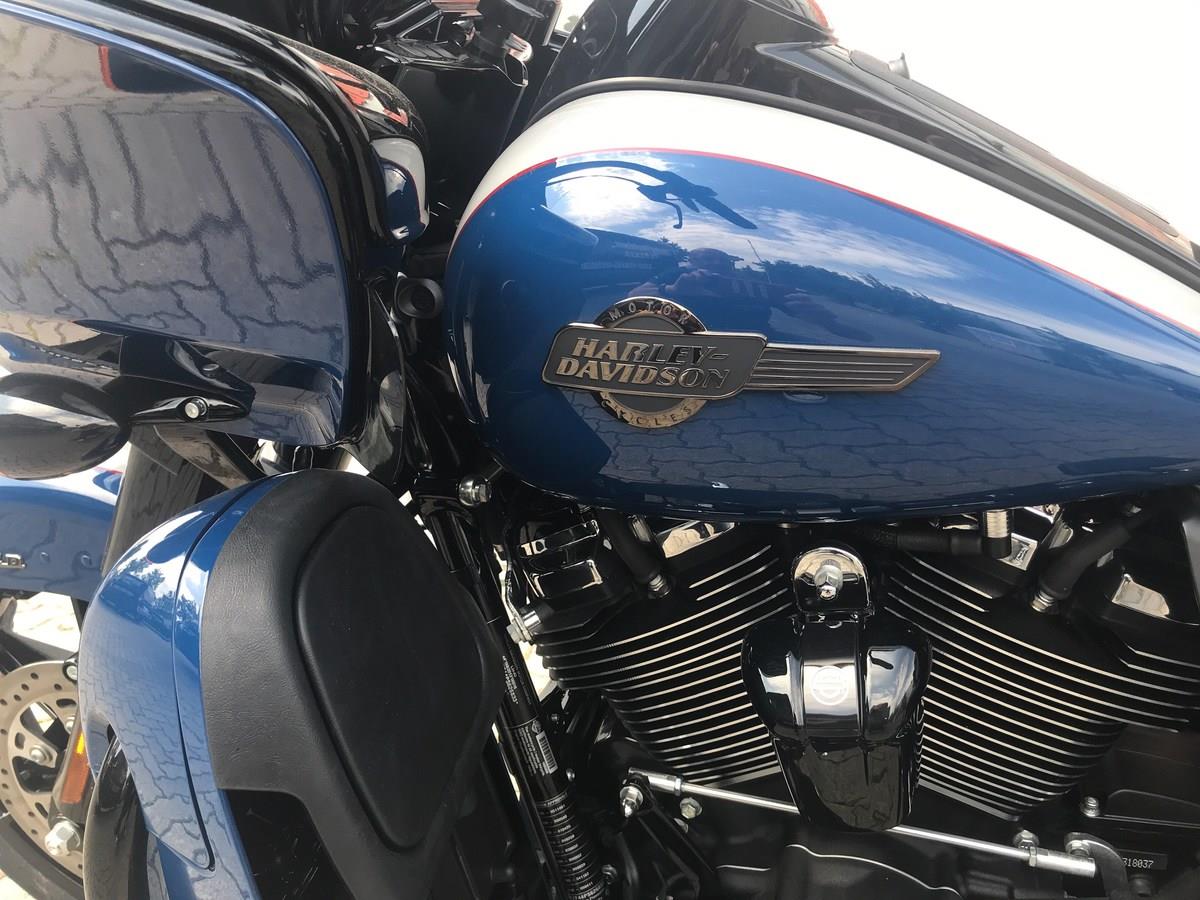 FLTRK  Road Glide Limited 