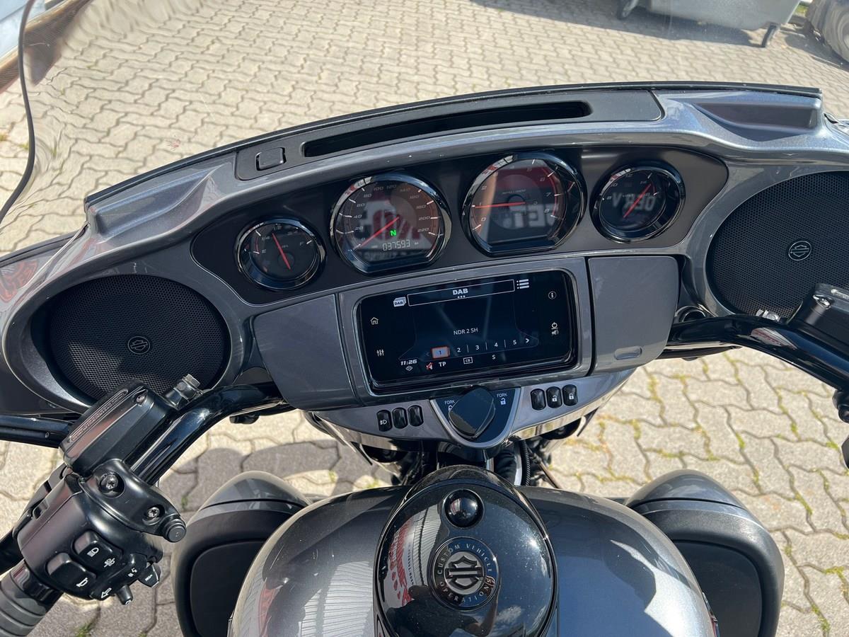 FLHTKSE Ultra Limited CVO Wilbers,Jekill,Dynojet